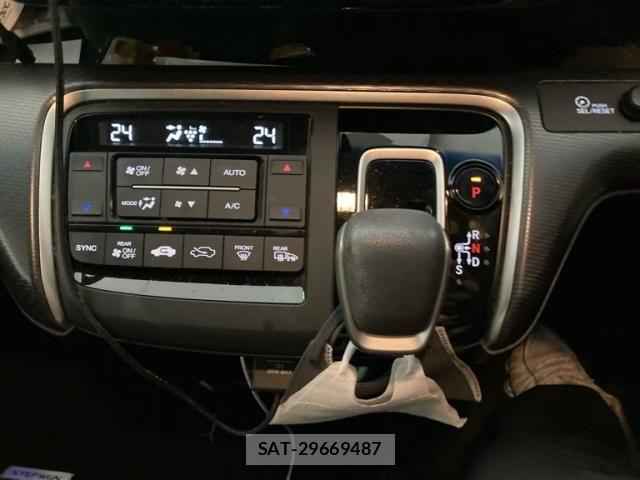 Honda STEP WGN 2018-01 8372236-19