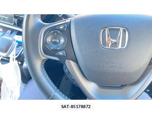 Honda STEP WGN 2018-05 8527537-14