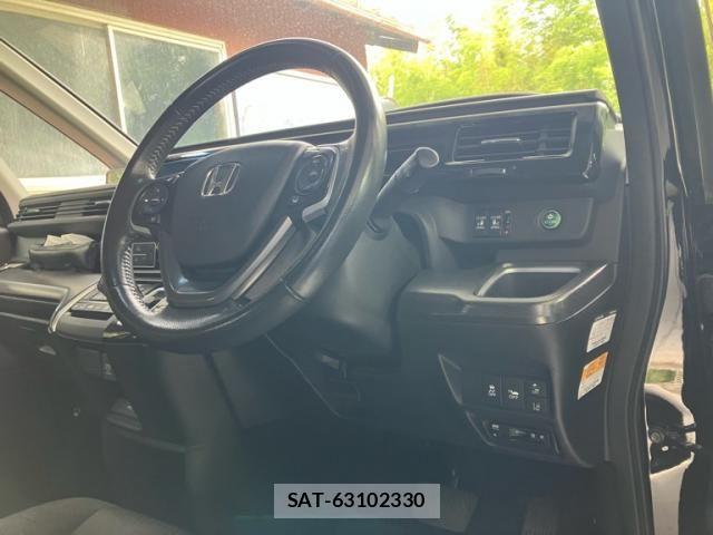 Honda STEP WGN 2018-03 8746086-14