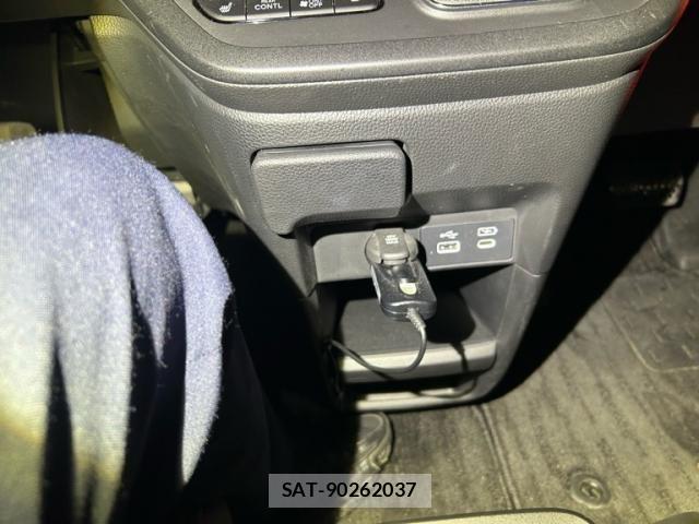 Honda STEP WGN 2023-08 8782186-18