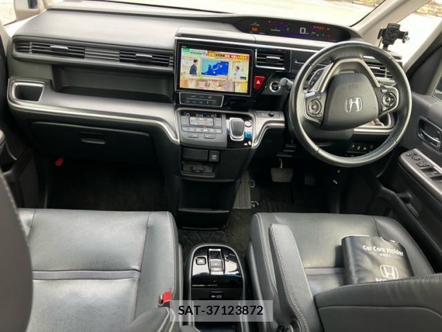 Honda STEP WGN 2018-04 8782187-9