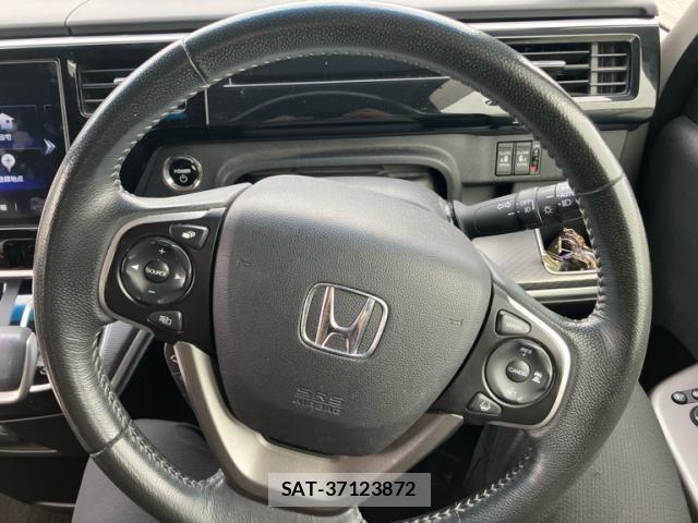 Honda STEP WGN 2018-04 8782187-15
