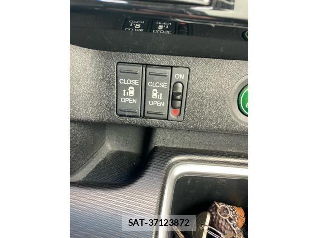 Honda STEP WGN 2018-04 8782187-18