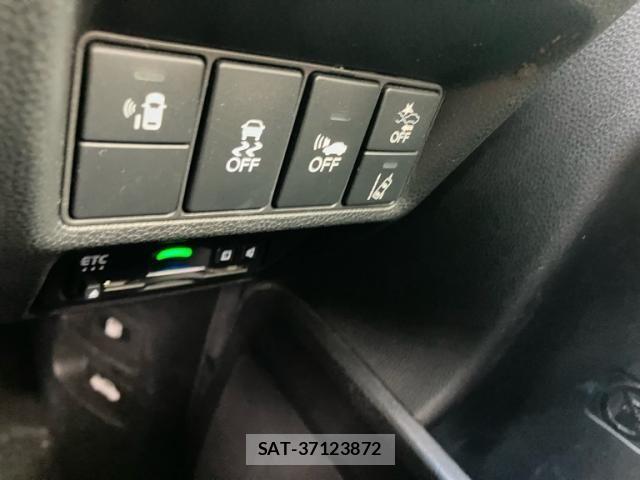 Honda STEP WGN 2018-04 8782187-19