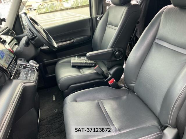 Honda STEP WGN 2018-04 8782187-6