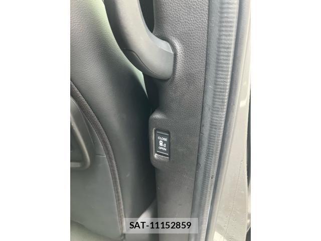 Honda STEP WGN 2022-12 8882375-10