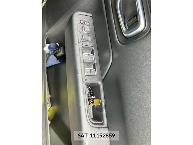 Honda STEP WGN 2022-12 8882375-17
