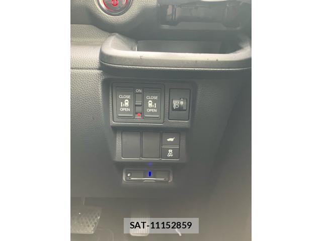 Honda STEP WGN 2022-12 8882375-18