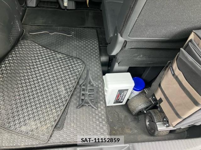 Honda STEP WGN 2022-12 8882375-26