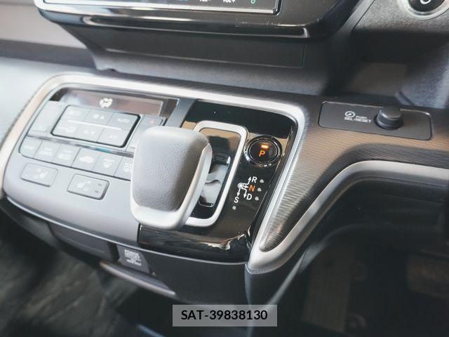 Honda STEP WGN 2017-11 6678241-18