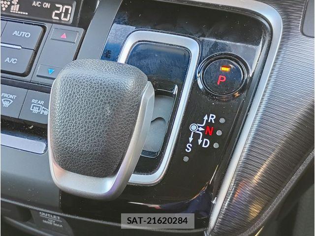 Honda STEP WGN 2018-03 6678243-12