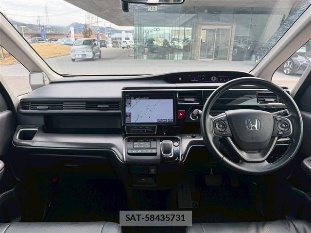 Honda STEP WGN 2021-11 6791638-13