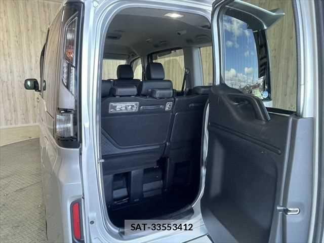 Honda STEP WGN 2017-12 6791643-11