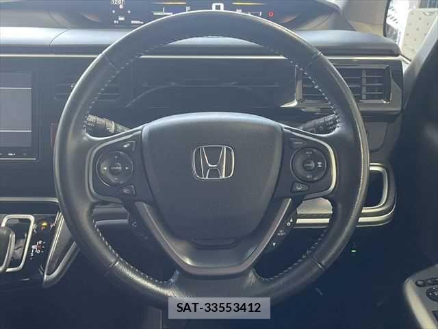Honda STEP WGN 2017-12 6791643-12