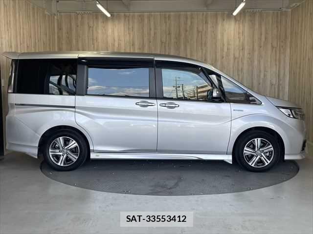 Honda STEP WGN 2017-12 6791643-17