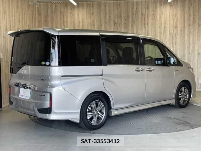 Honda STEP WGN 2017-12 6791643-18