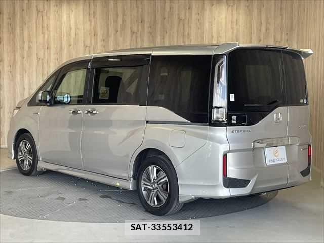Honda STEP WGN 2017-12 6791643-19
