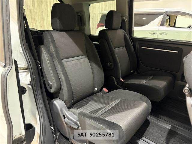 Honda STEP WGN 2017-10 6791652-11