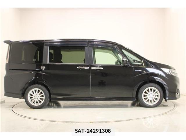 Honda STEP WGN 2018-07 6913634-12