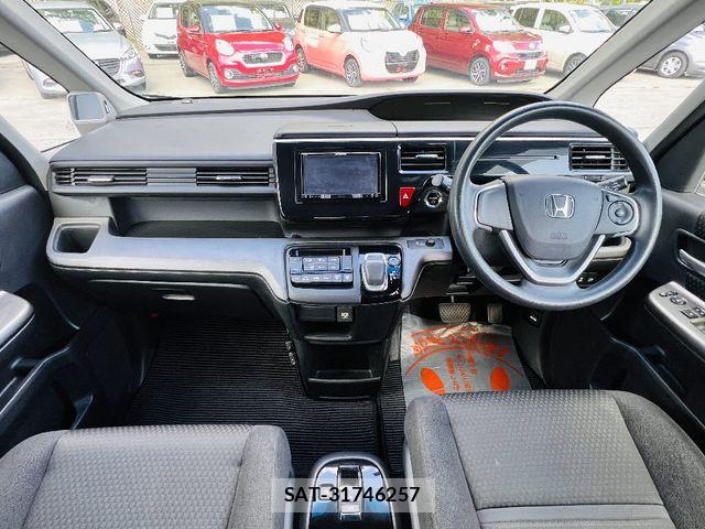 Honda STEP WGN 2019-03 7021669-15