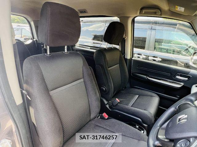 Honda STEP WGN 2019-03 7021669-3