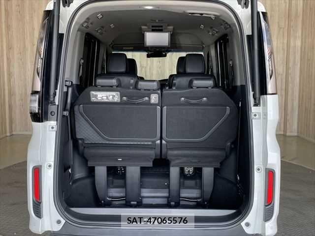 Honda STEP WGN 2017-11 7060891-14