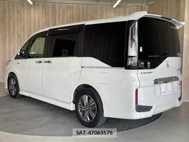 Honda STEP WGN 2017-11 7060891-24
