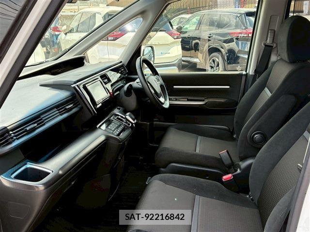 Honda STEP WGN 2019-04 7060889-11
