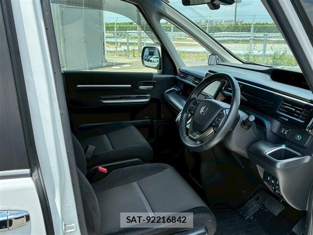 Honda STEP WGN 2019-04 7060889-12