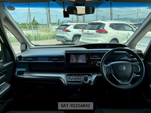 Honda STEP WGN 2019-04 7060889-13