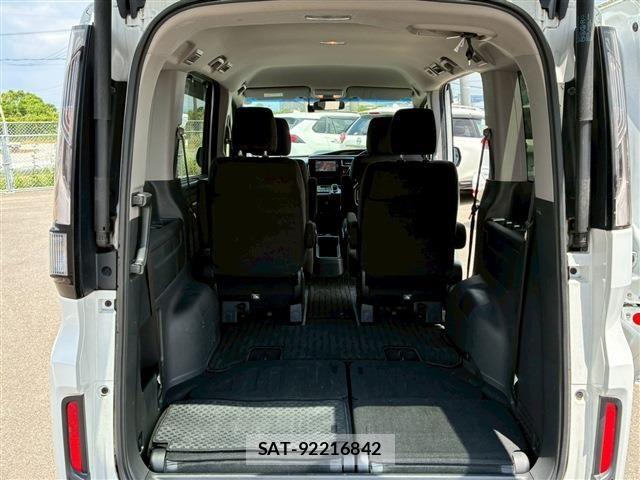 Honda STEP WGN 2019-04 7060889-18