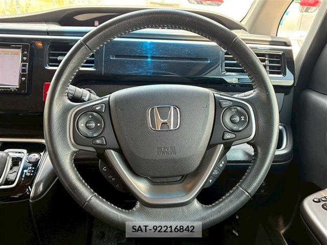 Honda STEP WGN 2019-04 7060889-21