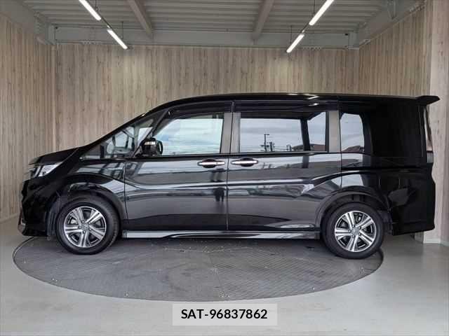 Honda STEP WGN 2017-12 7359988-22