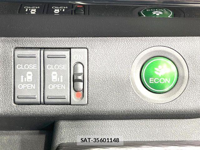 Honda STEP WGN 2018-08 7562922-5