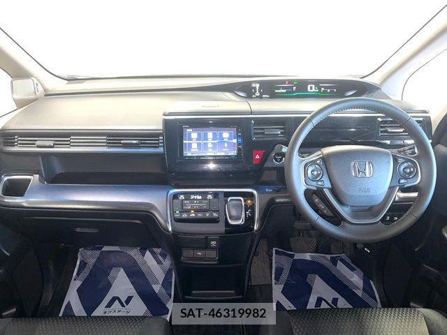 Honda STEP WGN 2019-07 7620423-1