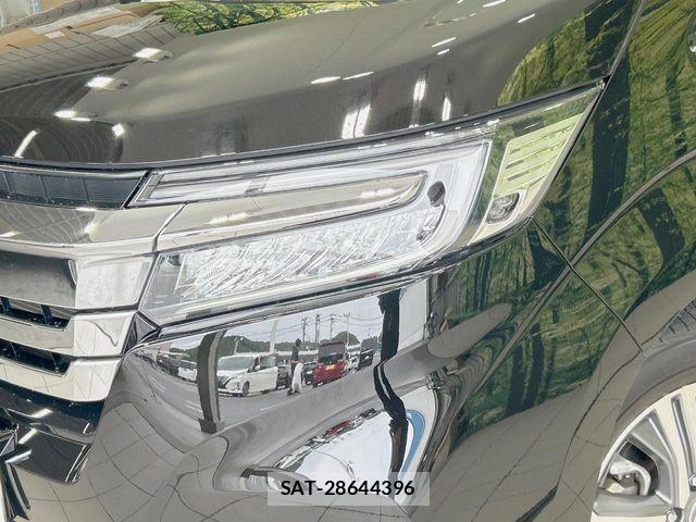 Honda STEP WGN 2018-03 7789512-12