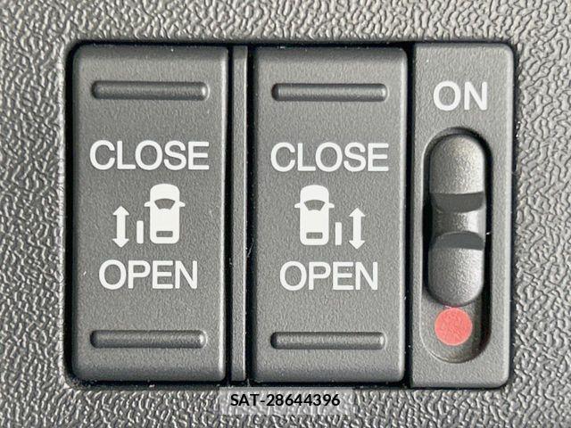 Honda STEP WGN 2018-03 7789512-5