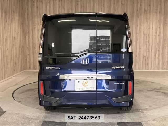 Honda STEP WGN 2017-10 7879712-21