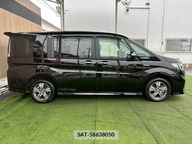Honda STEP WGN 2017-10 7963927-15
