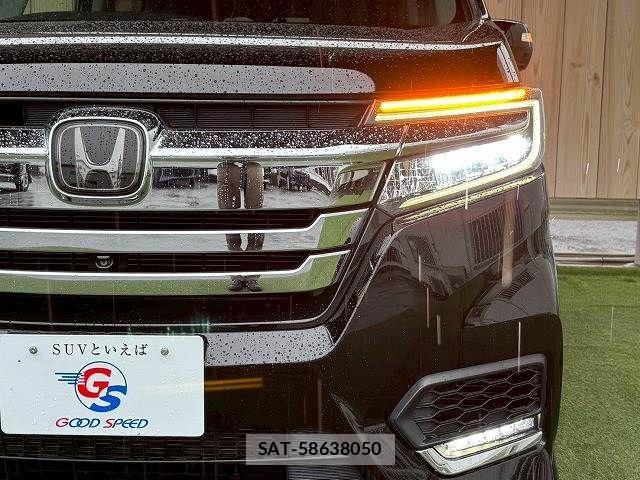 Honda STEP WGN 2017-10 7963927-18