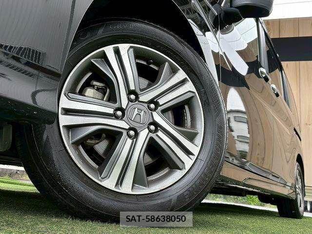 Honda STEP WGN 2017-10 7963927-19