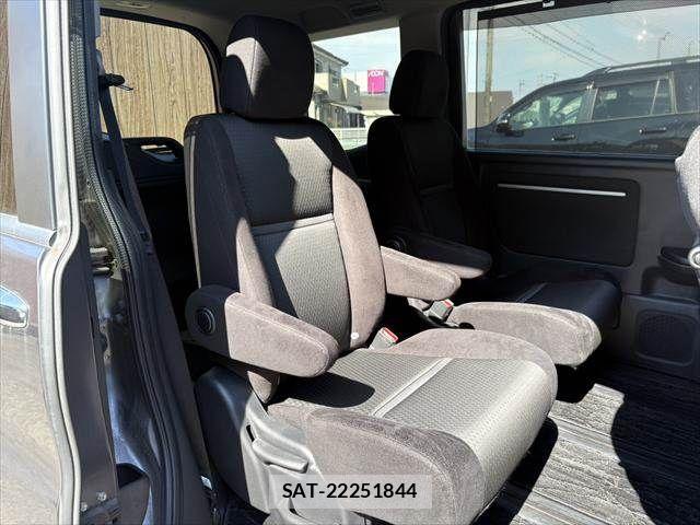 Honda STEP WGN 2019-09 8038508-12
