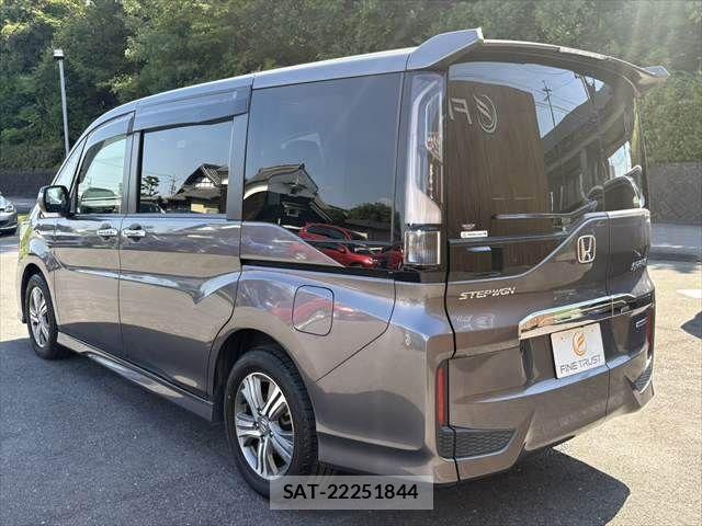 Honda STEP WGN 2019-09 8038508-23