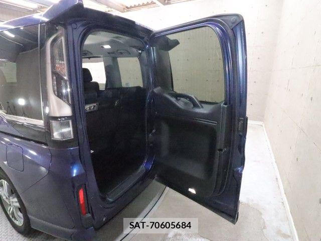 Honda STEP WGN 2018-07 8038506-13
