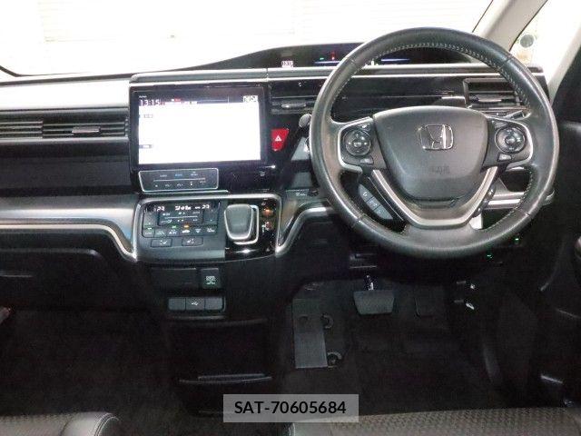 Honda STEP WGN 2018-07 8038506-2