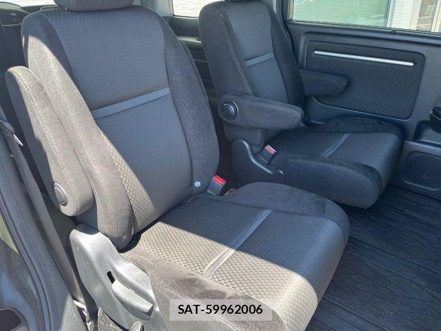 Honda STEP WGN 2019-03 8210444-11