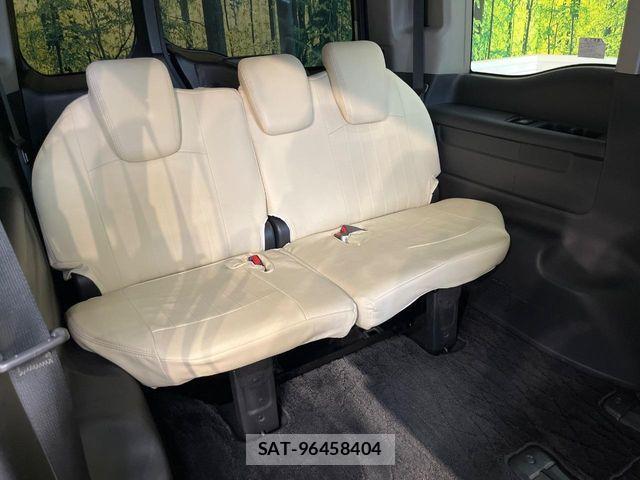 Honda STEP WGN 2018-02 8231940-9