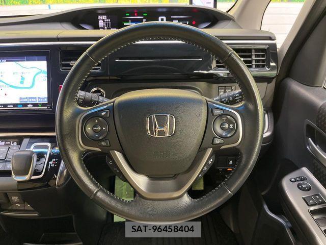 Honda STEP WGN 2018-02 8231940-11
