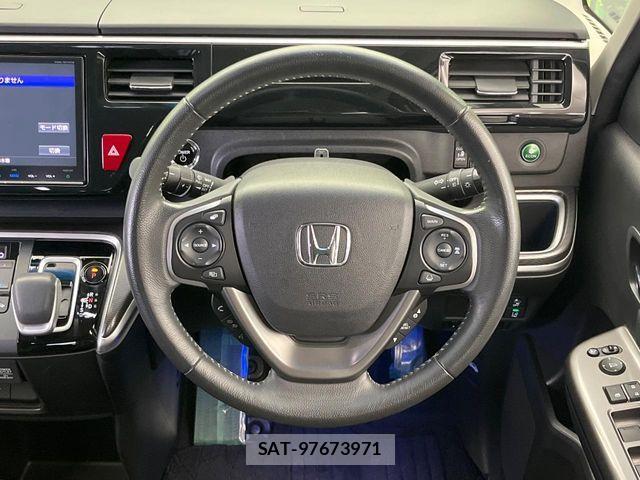 Honda STEP WGN 2017-10 8317388-12