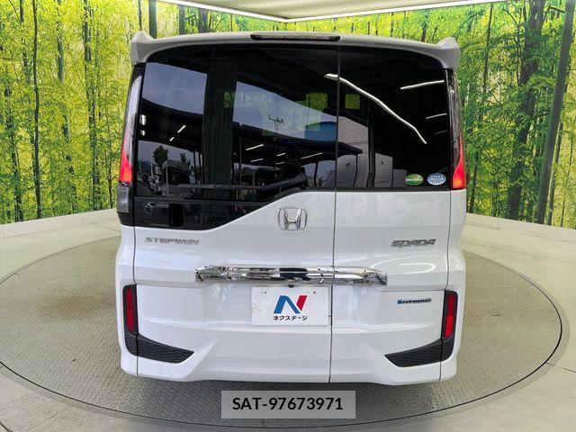 Honda STEP WGN 2017-10 8317388-16